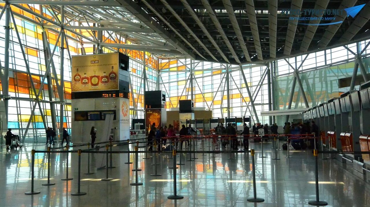 ереван аэропорт звартноц внутри. звартноц аэропорт новый терминал. аэропорт звартноц ереван новый. звартноц армения аэропорт. международный аэропорт звартноц.