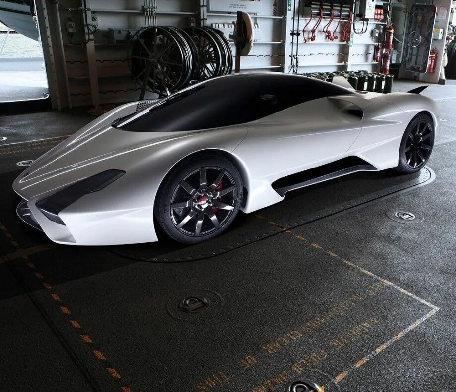 Lykan hypersport 2. Bugatti veyron 16. Гиперкар ssc tuatara. Мерседес бенц визион 2020. Бэтмобиль 2020.