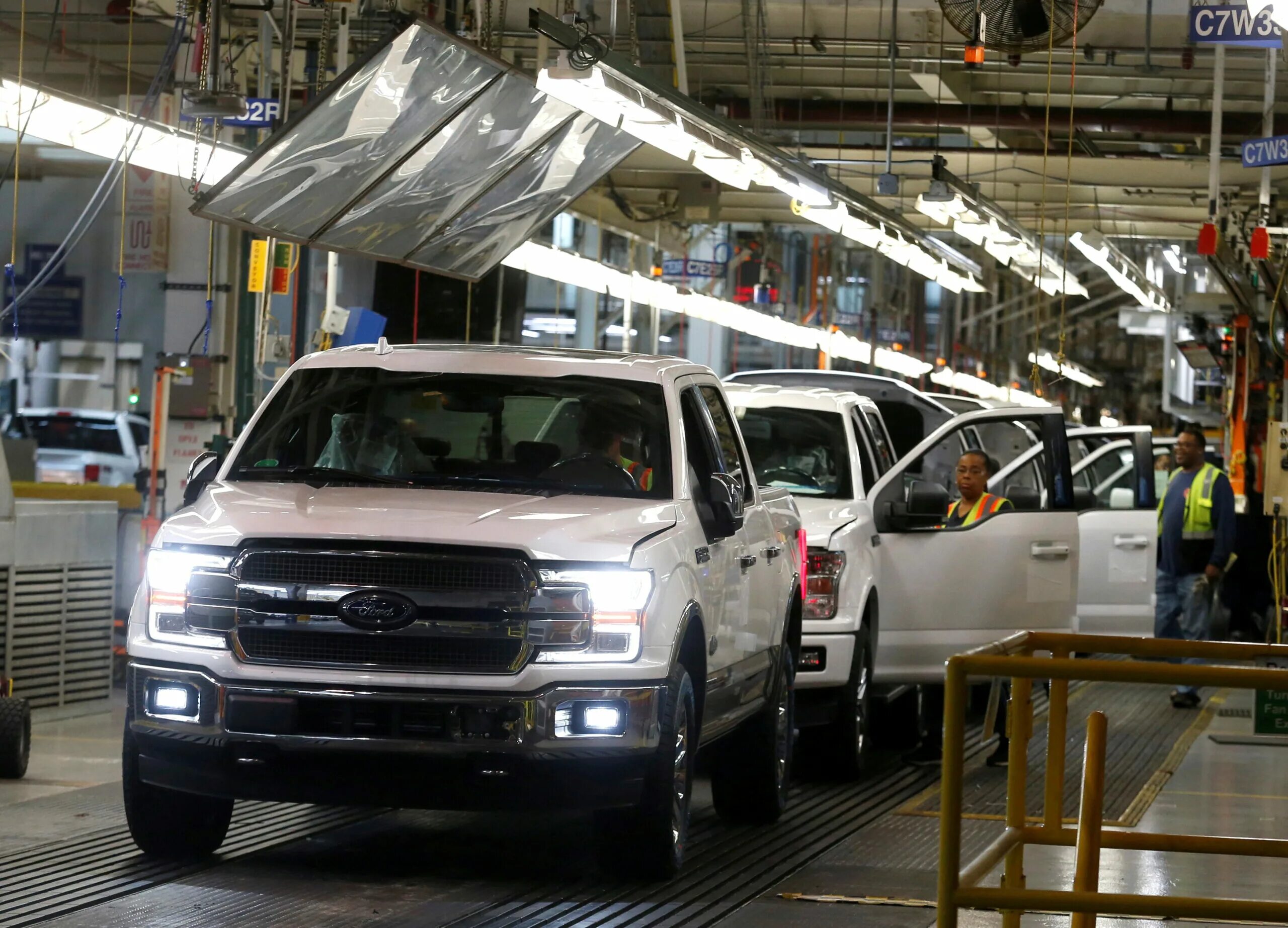 Какие заводы в сша. Завод ford f150. автомобилестроение сша. автомобильная промышленность. авто американского производства.