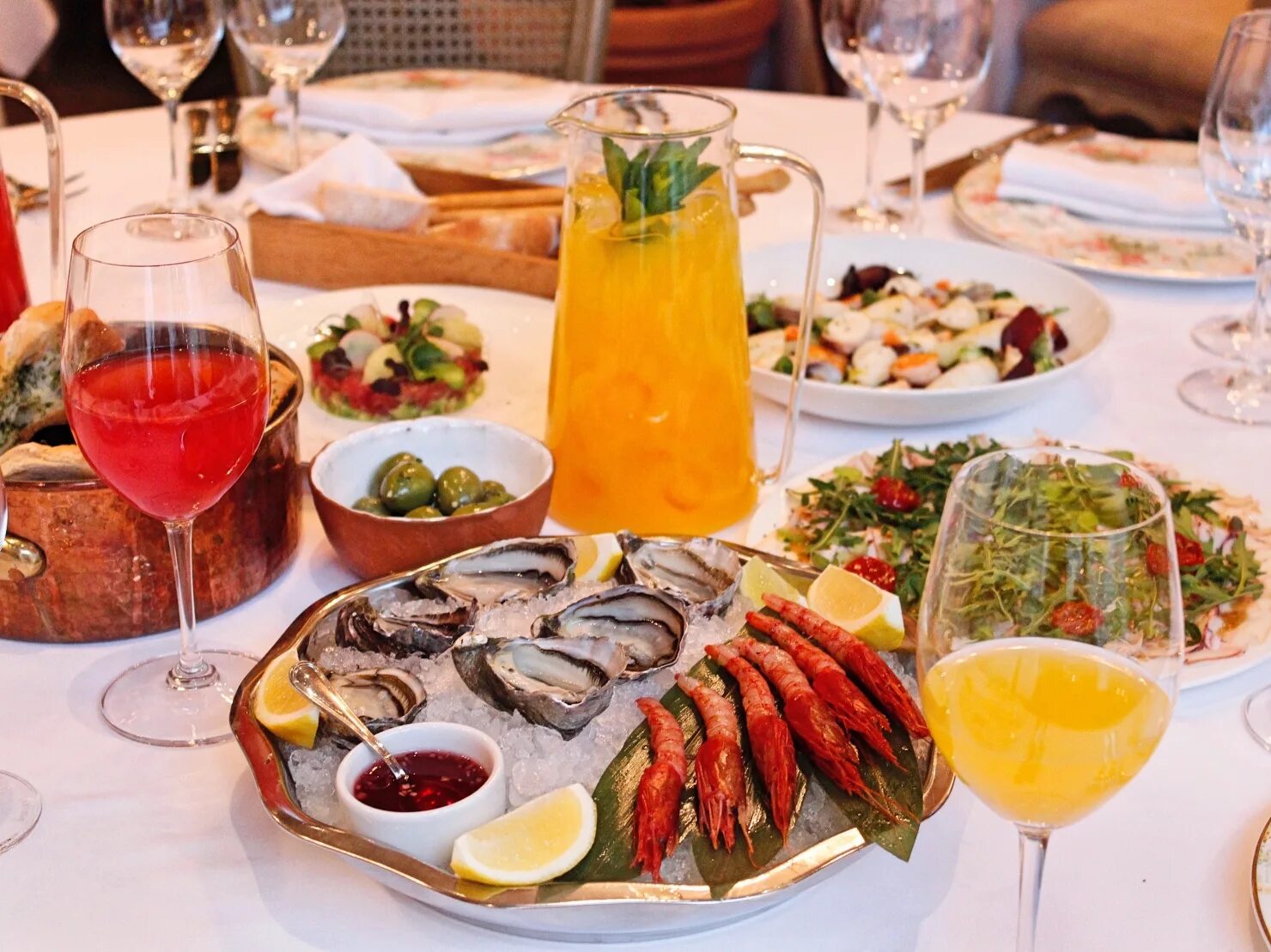 Батлер бранч. Воскресный бранч в ресторане. Ресторан батлер мансарда. Итальянский бранч. Ресторан турандот бранчи.