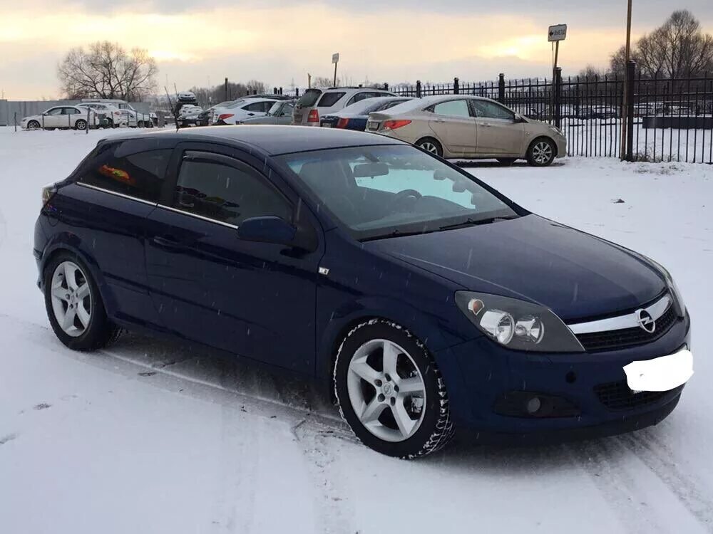 Опель хэтчбек 2008. Opel Astra 2008. Opel Astra 2008 хэтчбек. Опель Astra 2008.