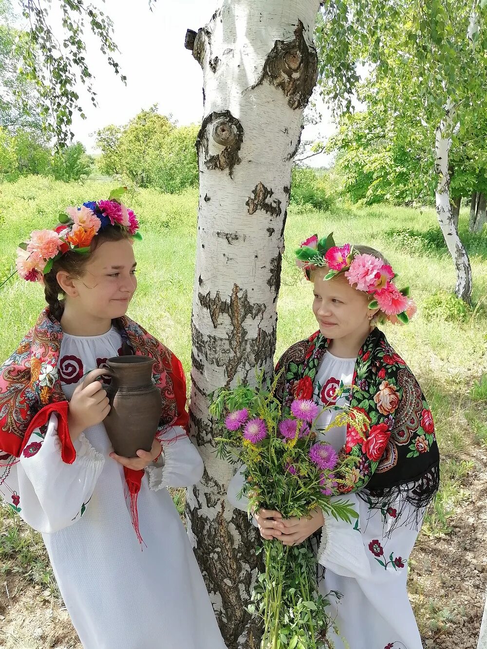 Троица березка. Троица береза. Троица украшение березой. Троица обряды. Хоровод на Троицу.