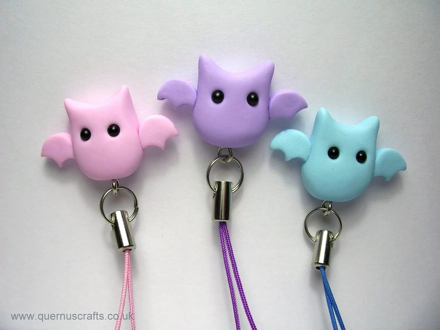 брелок в виде лапки. брелки из полимерной глины. сделать из воздушного пластилина брелок. брелки из полимерной глины. сделать из воздушного пластилина брелок.