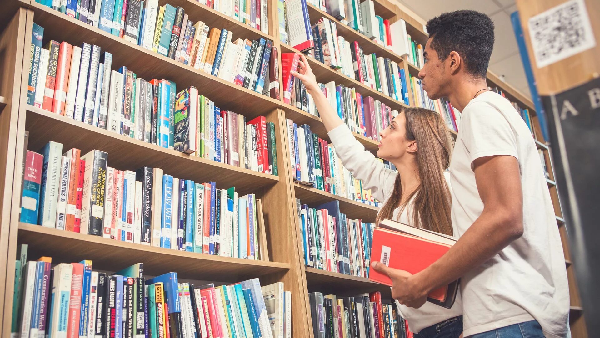 Student c book. Образование картинки. Учеба картинки. Студент знания. Учеба в университете.