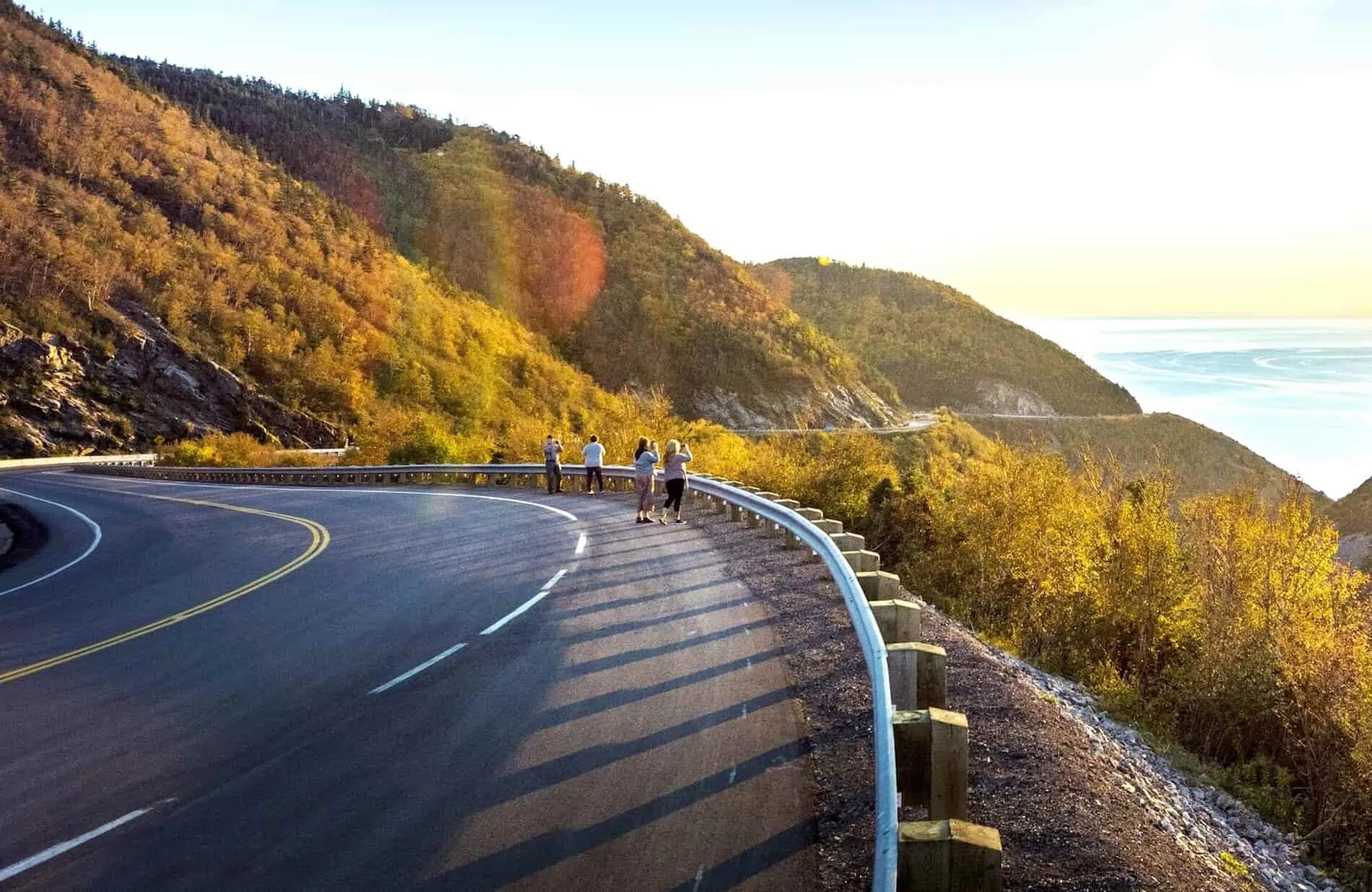 Дорога за 10 минут. Cabot Trail Канада. Красивые дороги. Красивая дорога. Дорога в гору.