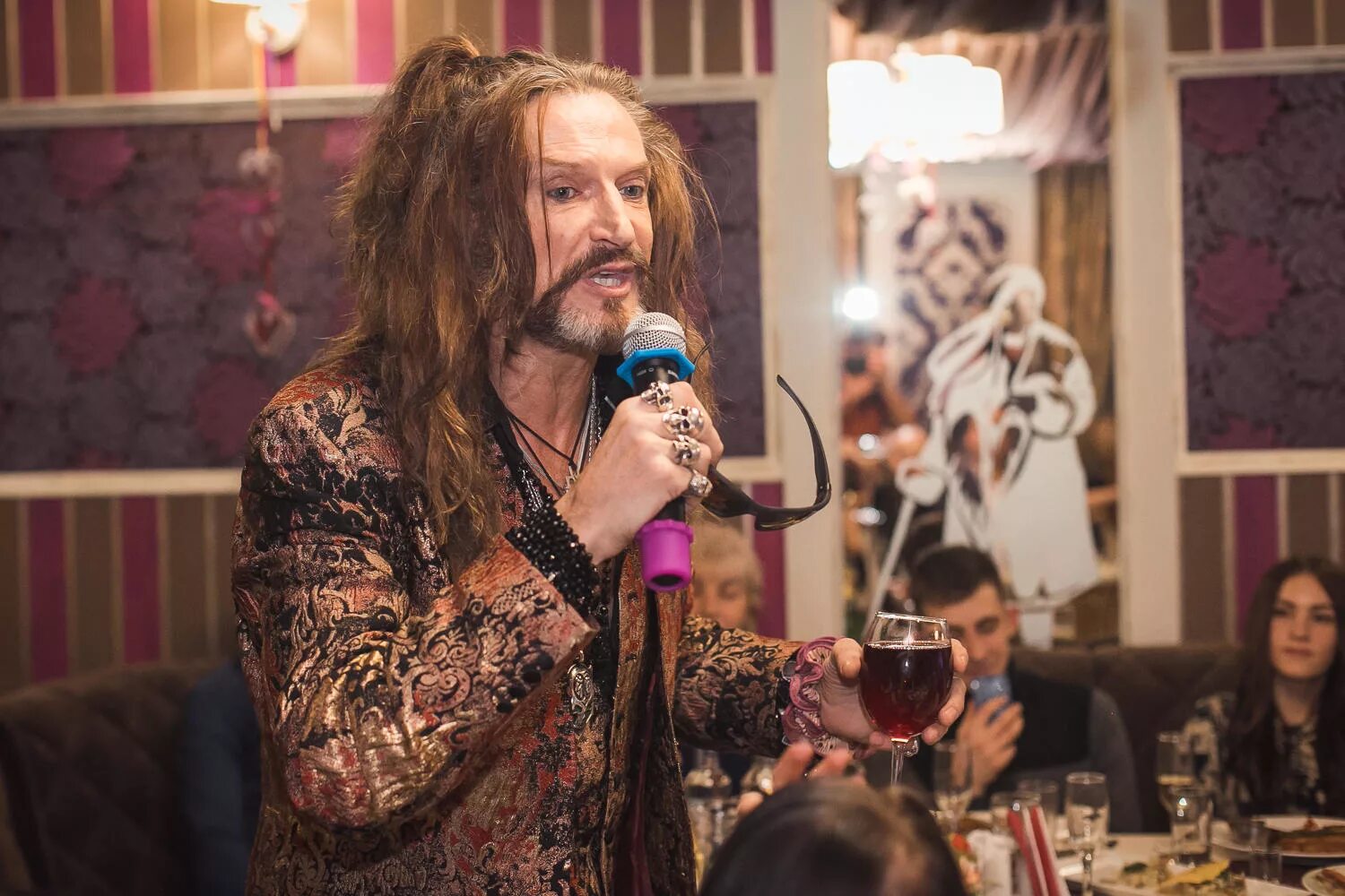 Никита джигурда сейчас. Никита джигурда фото. Никита джигурда. Никита джигурда на бору. Актер никита джигурда.