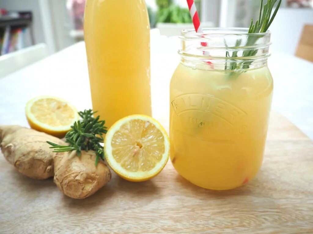 Напиток для похудения лимон мед. Джинджер лимонад имбирь. Лимонад имбирный Эль. Лимонад лимонно имбирный. Домашний лимонад имбирный.