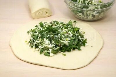 Пирог с домашним сыром и зеленью
