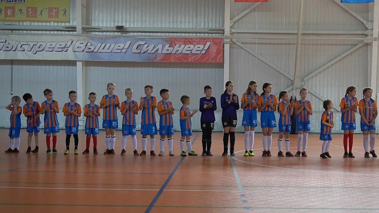 Мчс поздравляет с 8 марта. Спасатель аркадий темнов. Спасатель ногинск. Ногинский мчс. Спасатель ногинск.