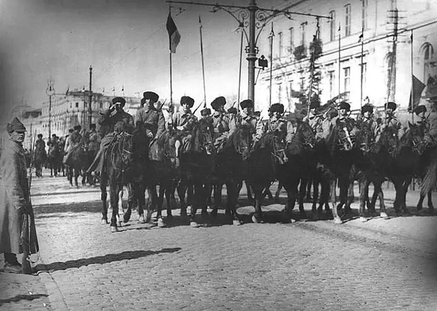 Жизнь людей во время гражданской войны. РККА 1918.