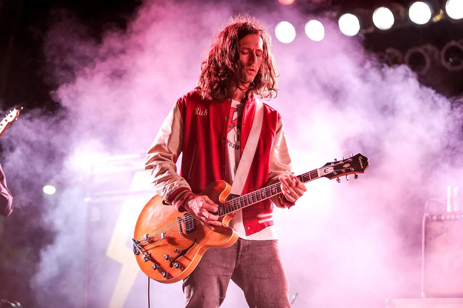 Nick Valensi. Ник Валенси strokes. Nick Valensi Guitar.