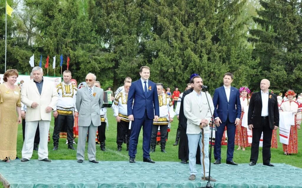 Последние новости грайворонского района белгородской области. Грайворон. Грайворон стадион. Грайворон 2015. Стадион Грайворон фото.