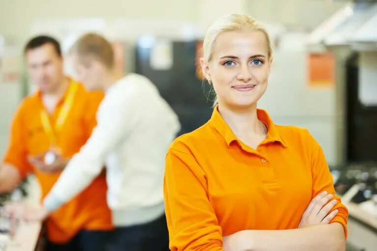 Продавец консультант какая работа. Продавец консультант. консультант в строительном магазине. продавец фотосток. продавец в магазин строительных материалов.