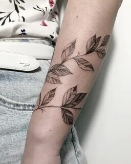 Тату ветка