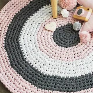 Вяжем коврик из трикотажной пряжи