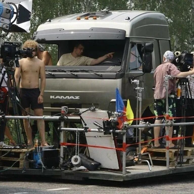 владислав галкин в сериале дальнобойщики. как снимали дальнобойщики. сериал дальнобойщики галкин. волоколамск сериал дальнобойщики. дальнобойщики сериал кадры со съемок.