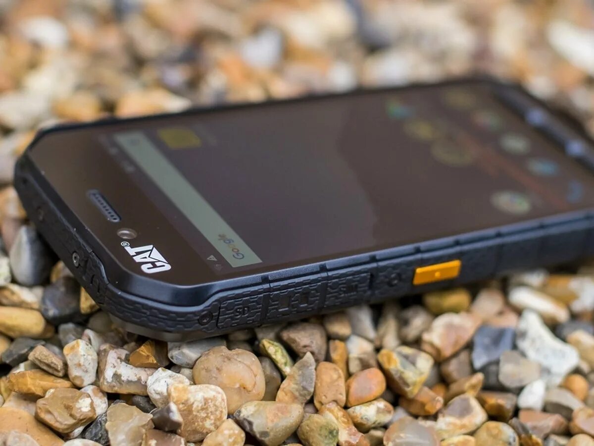 Сильный телефон какой. Защищённые смартфоны с мощным аккумулятором ip68. Самсунг ip68. Samsung защищенный смартфон 2022. Защищённый смартфон с мощным аккумулятором ip68 выбор.