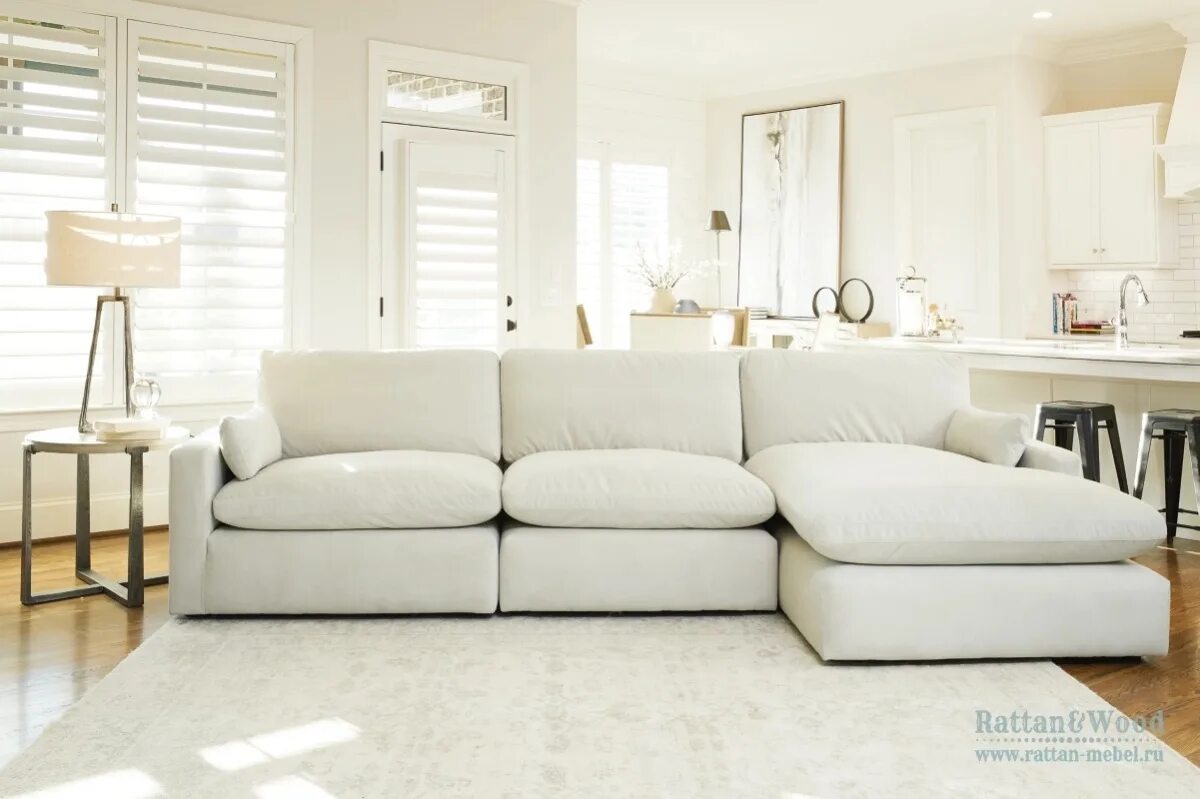 Белый диван в интерьере гостиной Maison Rouge Lee White Leather Modern Sectional Sofa Set with Left Facing Chaise