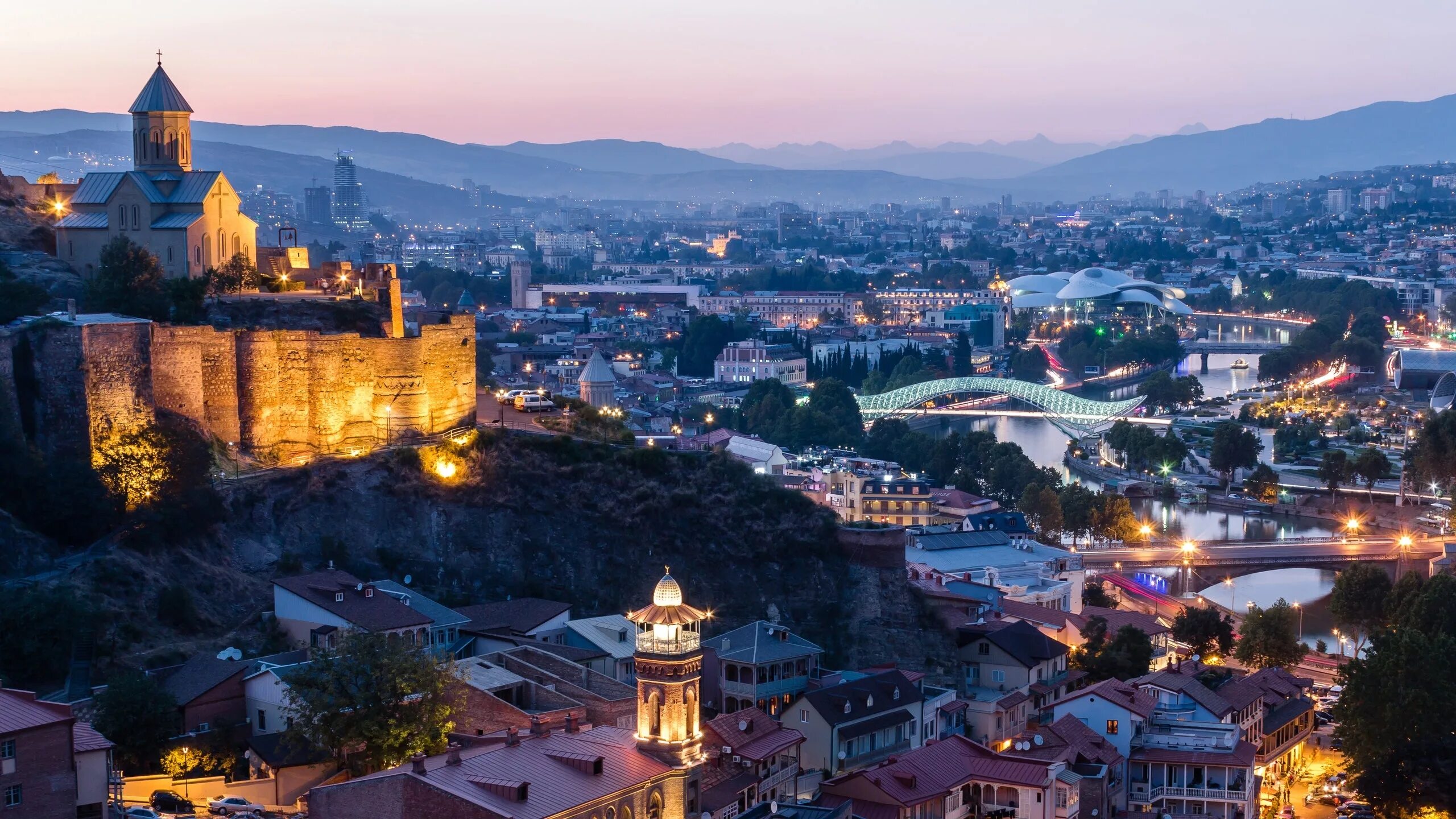 Tbilisi city. Грузия город Тбилиси. Тифлис Грузия. Столица Грузии Тифлис. Тбилиси Джорджия.