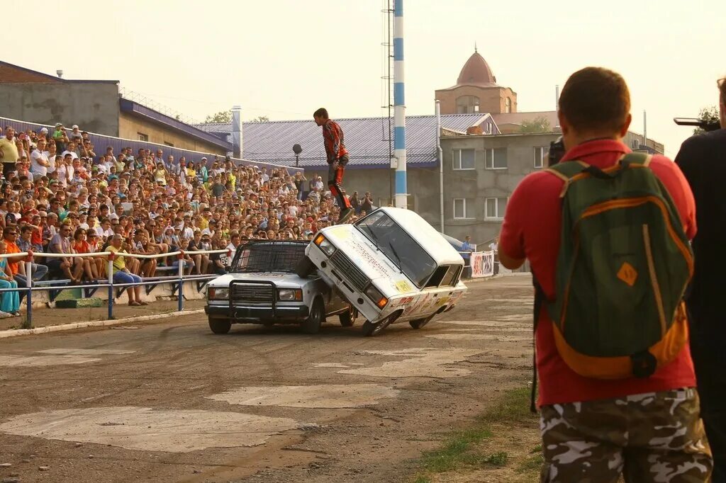 Шоу каскадеров 2022 тюмень. Шоу каскадеров 2022 самара. Театр каскадер. Шоу каскадеров ульяновск 2023. Театр каскадер.