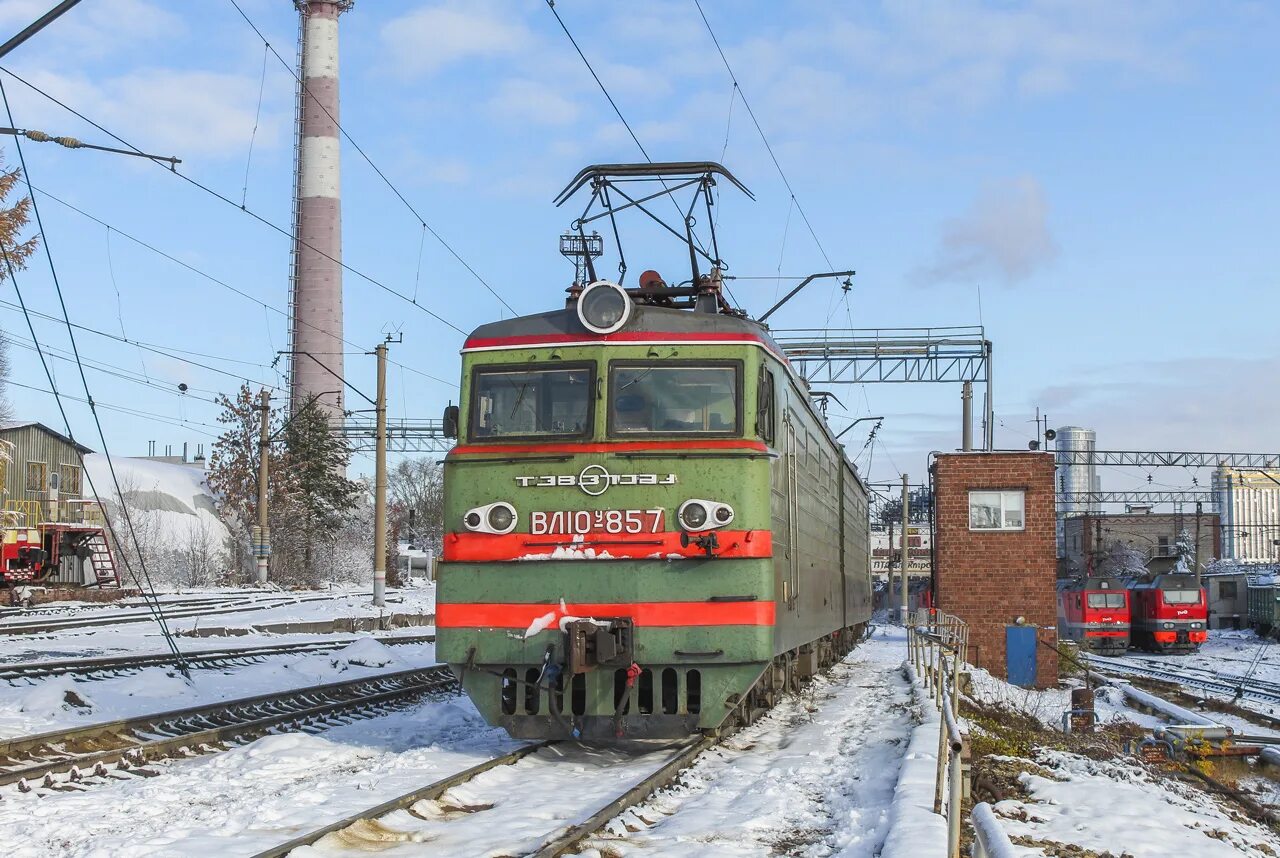 Электровоз с грузовым поездом 885. Вл10у 857. Зелёный вл10 депо Орехово. Вл10 1443. Лебяжья Сибирская станция.