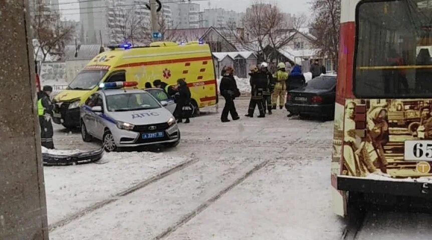 Омск 14 октября. Омский трамвай ДТП.