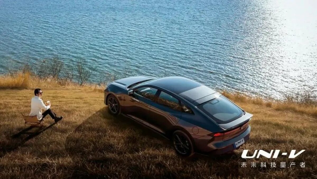 Сравнение uni v. Changan uni-v 2025. changang uni-v. changan uni-v 2.0. чанган лифтбек uni-v.