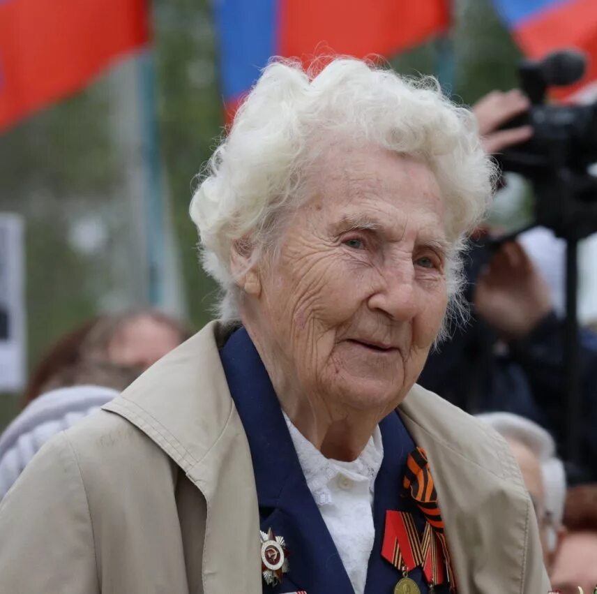 99 Лет. 99 Лет человеку. Женщина в 99 лет фото. Женщина 99 лет