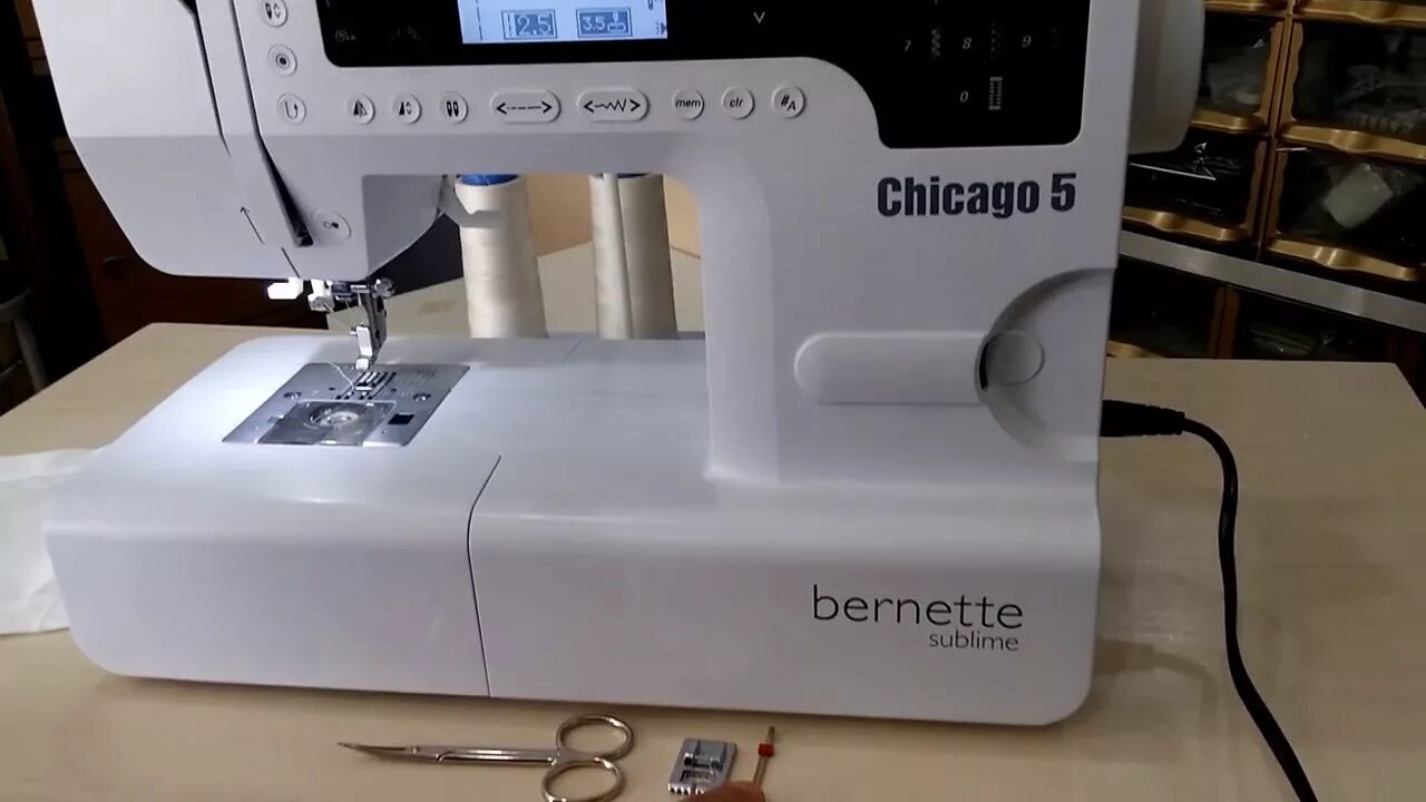 Bernina bernette chicago 5. Chicago 7 вышивальная машина. Bernette chicago. Bernina bernette sew&go 7. Вышивальная машина bernette chicago 7;.