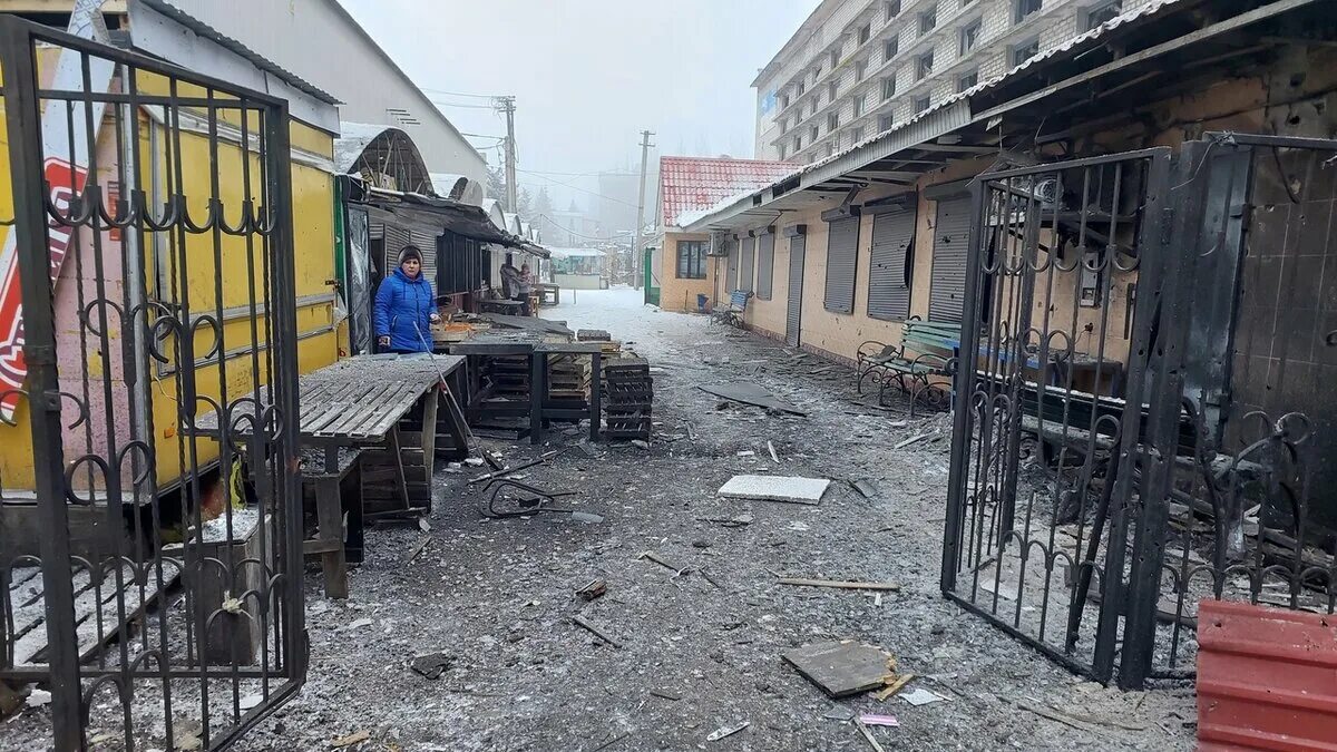 Горловка на данный момент. Горловка герцена обстрел. центральный рынок горловка. горловка центр города. горловка рынки донбасса.