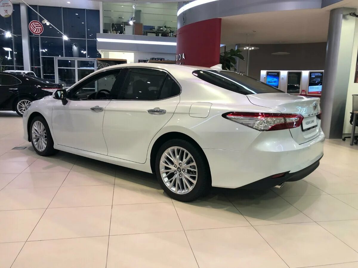 Камри 2.5 70 кузов. Toyota Camry 70 белый 2.5. Тойота Камри 70 белый перламутр. Toyota Camry 75 белый перламутр. Toyota Camry VIII (xv70) белая.