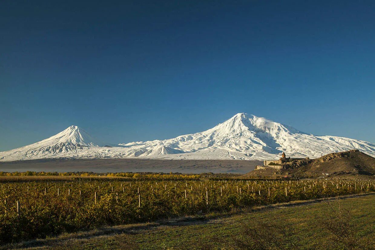 Гора Арарат. Гора сис и Масис. Сис Масис в Армении. Гора большой Арарат. Арарат находится в армении