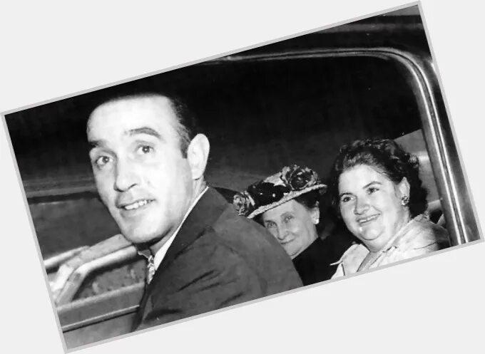 Марта бек. Раймонд фернандес и марта бек. Раймонд фернандес и марта бек. Раймон мартинез. Марту бек и раймона мартинеза фернандеза.