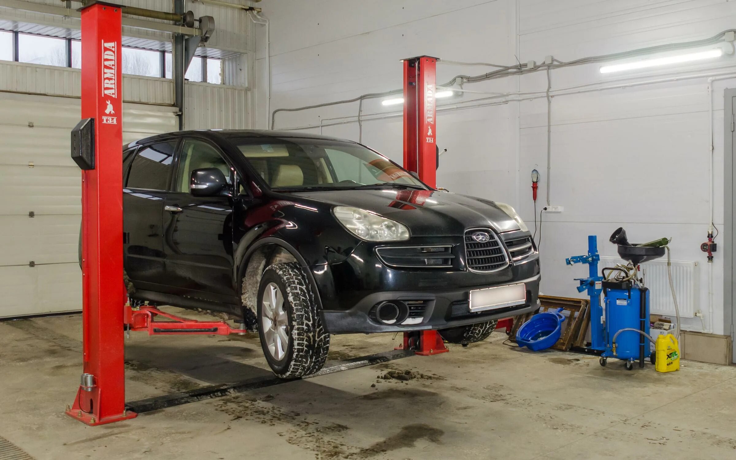 Автомеханик. Компьютерная диагностика автомобиля набережные челны. Автосервис кузовной ремонт. Автосервис гарант новочеркасск алексей. Ремонт машины фото.
