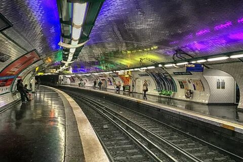 Линии и станции метро Парижа.