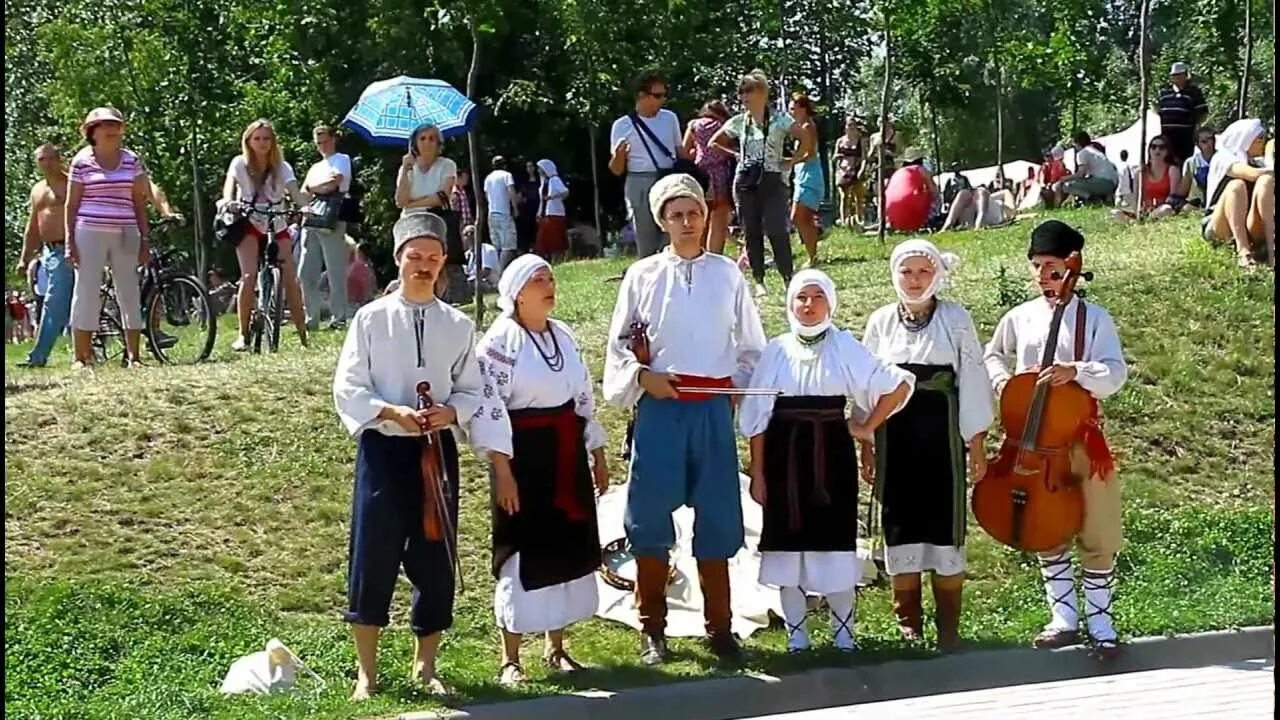 Видео песня гуляй. Фестиваль «Гуляй-город» 2022. Праздник Гуляй город в Чеховском районе. Гурт Гуляй город. Гуляй поле молоди фестиваль.