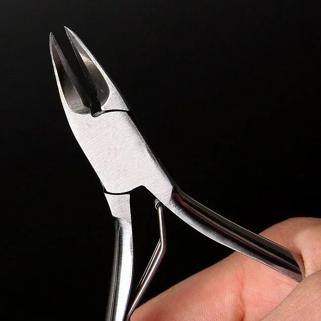 заточка маникюрных кусачек. заточка маникюрного инструмента. заточка щипчиков. заточка кусачек для маникюра. заточка кусачек.