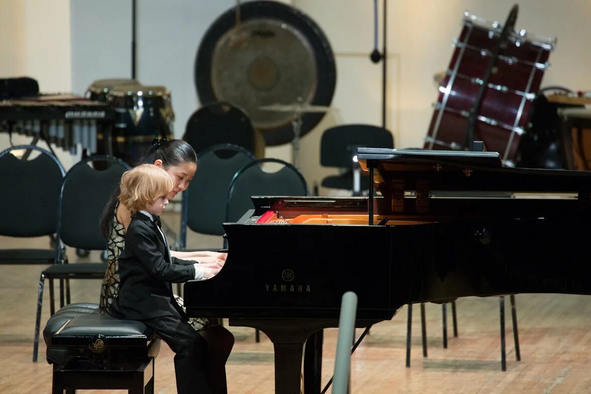 «Grand Piano Competition» фестиваль. Музыкальный конкурс фортепиано. Конкурс юных пианистов. Конкурс пианистов девочка. Музыкальные конкурсы фортепиано