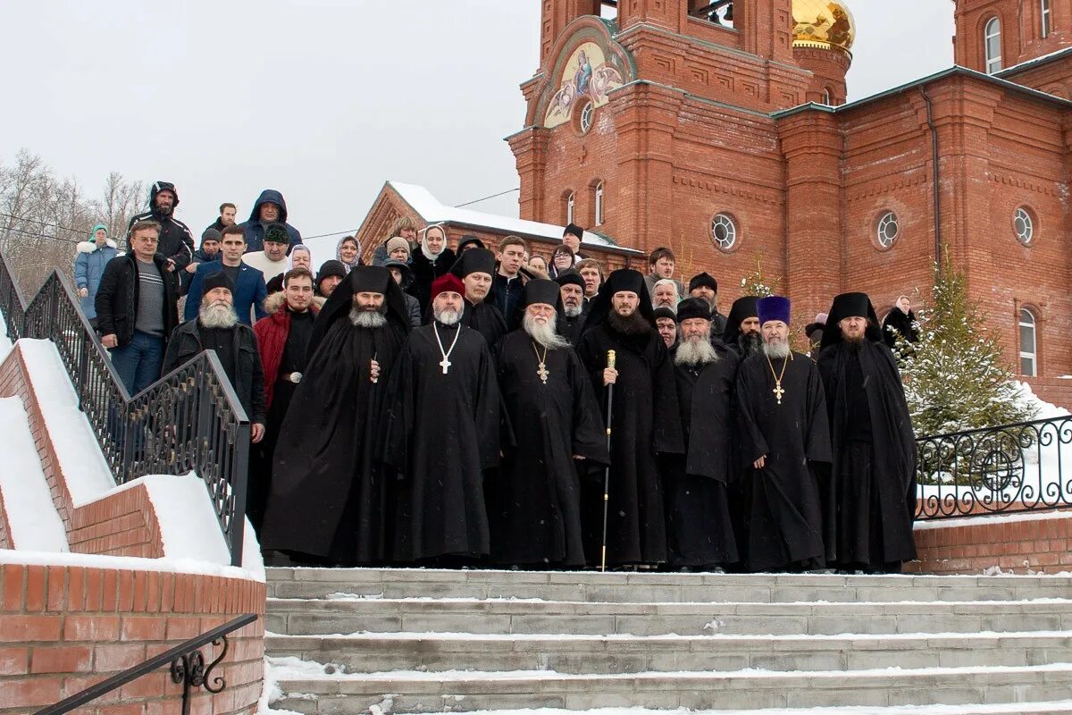 Свято мужской монастырь тольятти. Воскресенский монастырь (Тольятти). Тольяттинский монастырь отец Гермоген. Братия Воскресенского монастыря Тольятти.