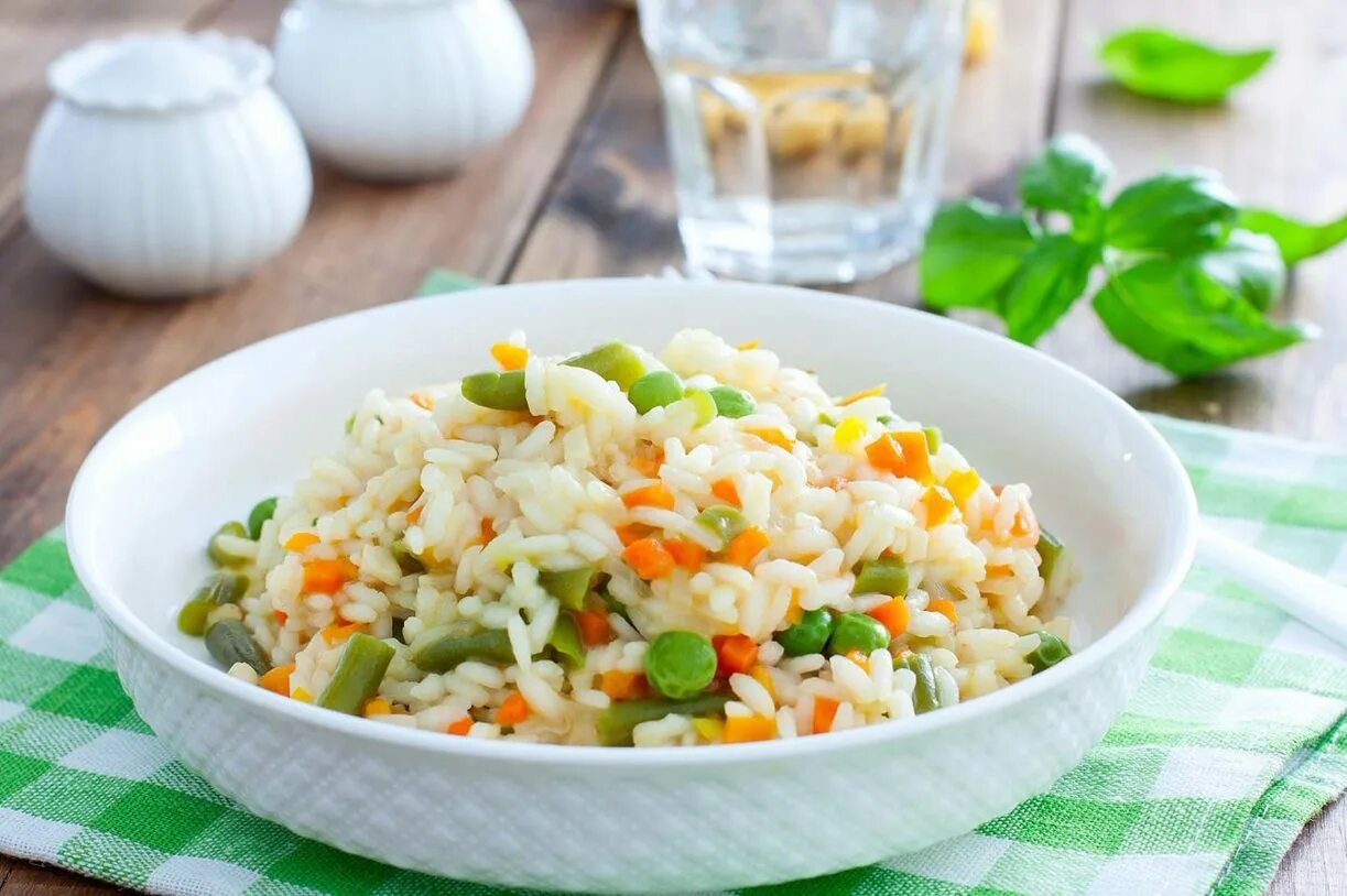 Ризотто с овощами и рисом. Рис с овощами рецепт классический. Итальянское ризотто. Рис с овощами. Рис с овощами рецепт классический.