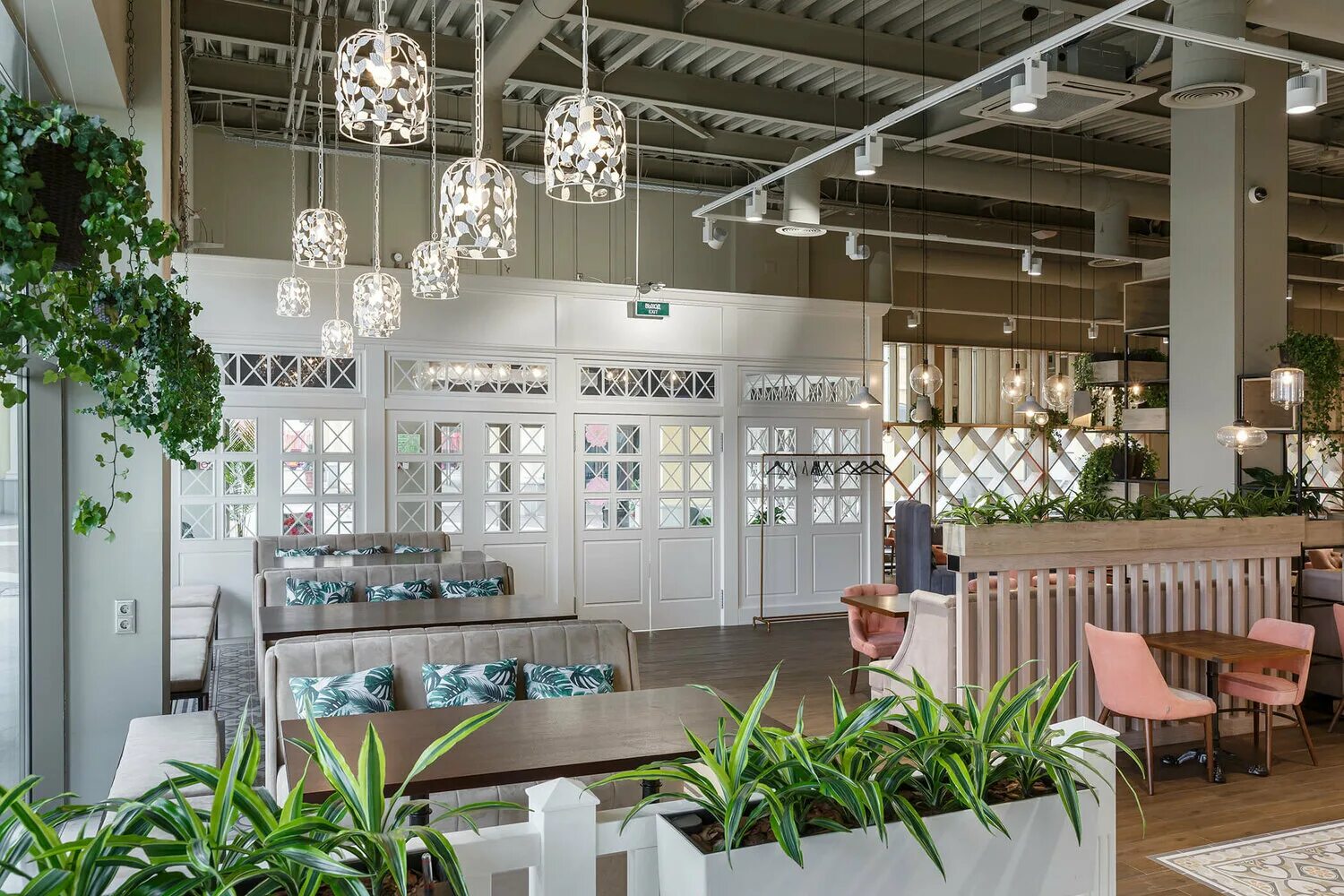 Кофемания новая рига. Аутлет вилладж пулково ресторан. Аутлет рестораны. Аутлет внуково кафе. Архангельское аутлет, деревня воронки.