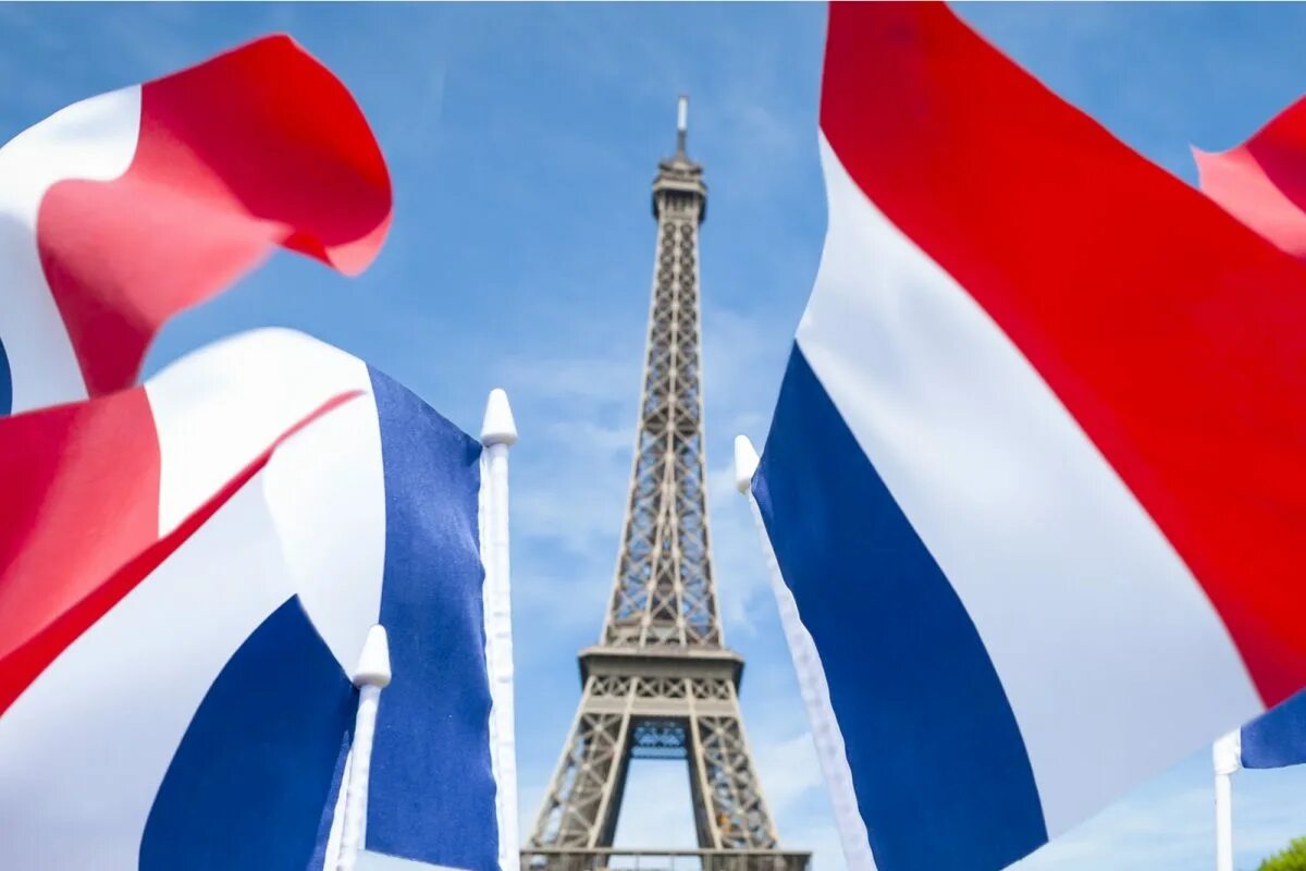 French holidays. Национальный праздник франции 14 июля. 14 июля праздник во франции. 14 июля день взятия бастилии. Праздник день взятия бастилии во франции.