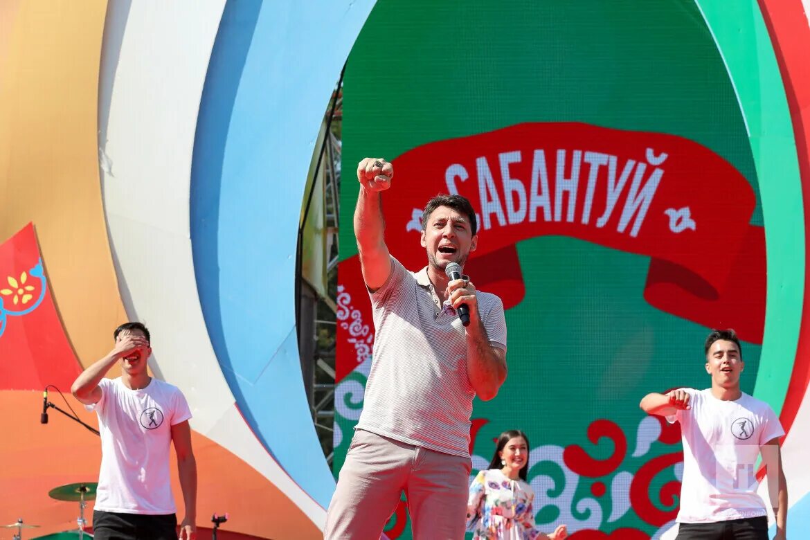 Сабантуй татарстан. Сабантуй татарстан. Мингер сабантуй. Сабантуй в париже 2017. Парк сабантуй балтаси.