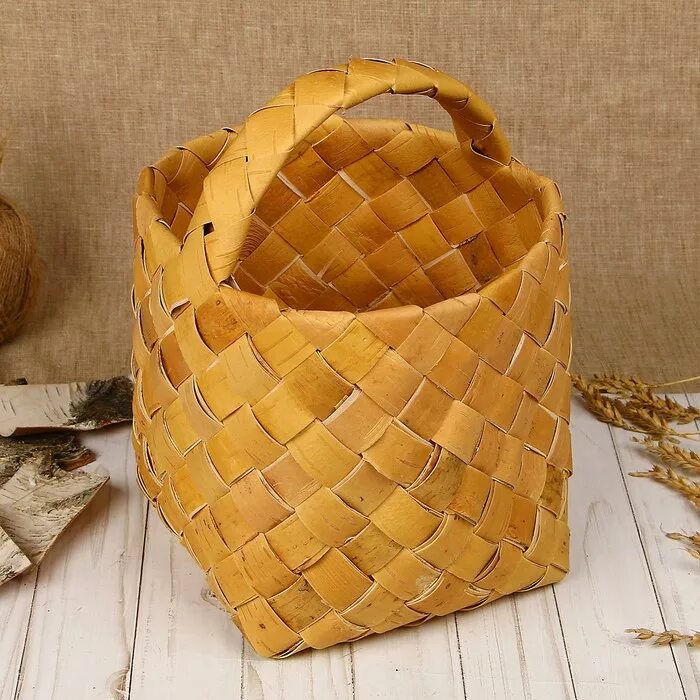 Плетеный из бересты. Лукошко туес из бересты. Корзина плетеная из бересты. Плетеный из бересты. Плетение из бересты.