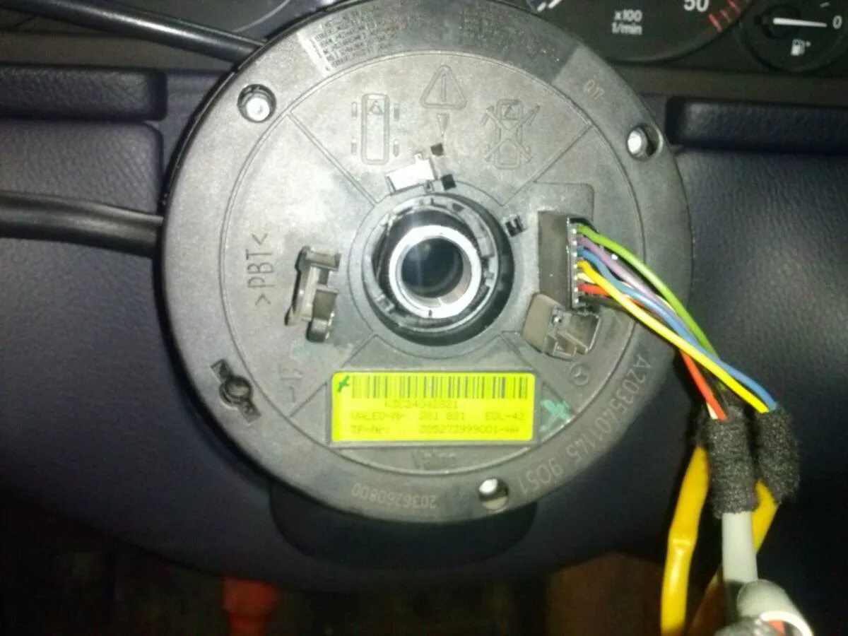 Датчик рулевого колеса фольксваген т5. Клаксон на руле рено меган 1. Адаптация угла поворота руля. Датчик угла поворота рулевого колеса passat cc. Адаптация угла поворота руля.