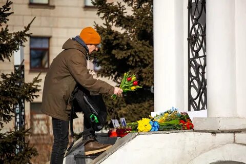 Возложили цветы в память