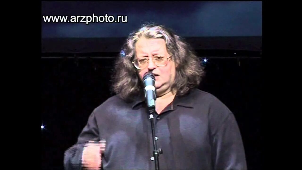 Проект голос песня градского как молоды мы были. Первый тайм мы уже отыграли градский караоке. Караоке градский как молоды. Молодой градский поет как молоды мы были. Караоке градский как молоды.