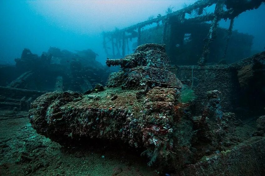 Самый большой мировой. Корабль SS Thistlegorm, красное море. Лагуна Чуук. Лагуна трук в Микронезии. Лагуна погибших кораблей Чуук.