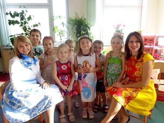 Награждение воспитателя детского сада. Садик чулпан пермь. Воспитателя в сад пермь. Детский сад одуванчик мытищи. Коллектив педагогов детского сада.