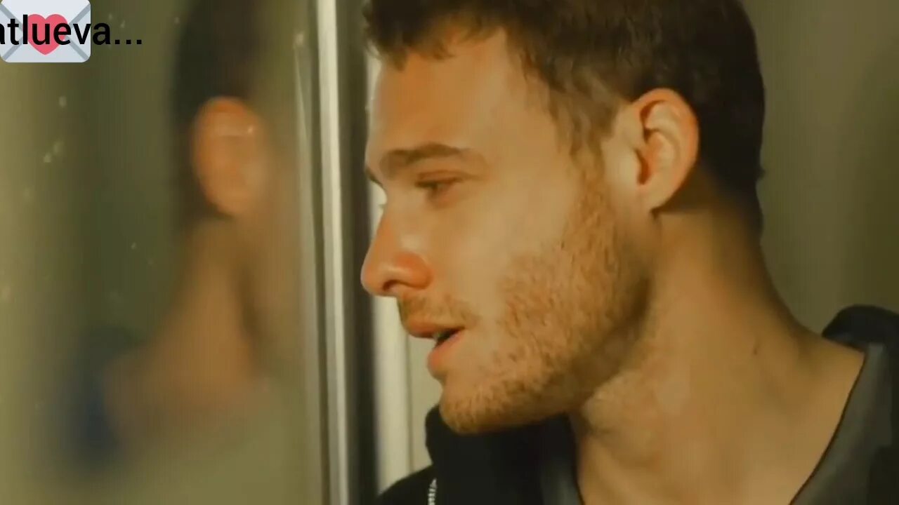 Грустные песни турецкие до слез. Севиюрум турецкая песня. Неслихан атагюль. Нихан плачет. Грустно на турецком.